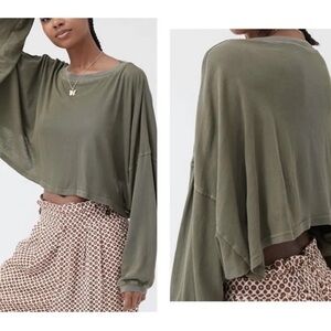 URBAN OUTFITTERS OUT FROM UNDER ELLA TOP CROPPED LONG SLEEVE HUNTER GREEN
